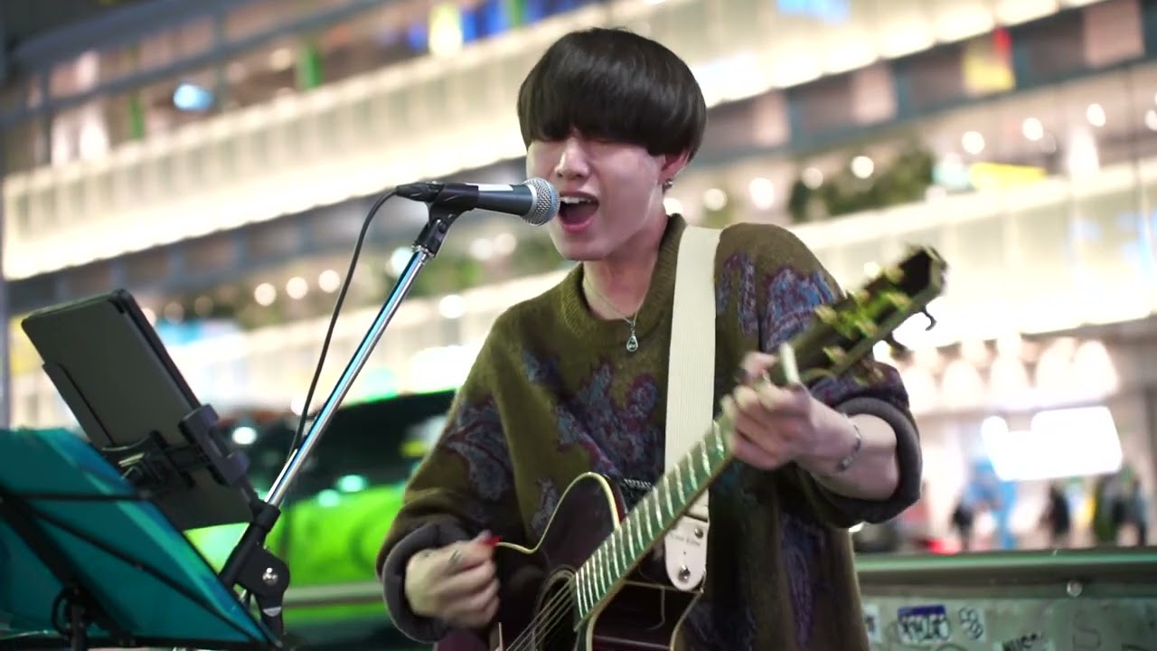 大好きな君の真似して買ったギター、おまけにメーカーまで合わせて買っ