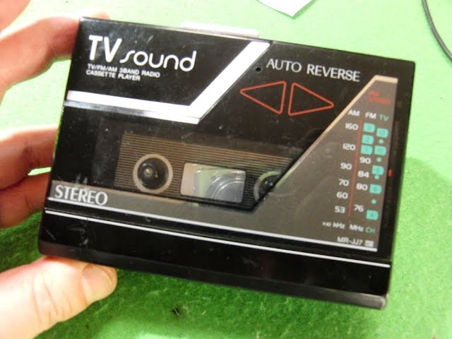 SANYO 1982年 ポータブルカセットプレーヤー MR-JJ7 - YouTube