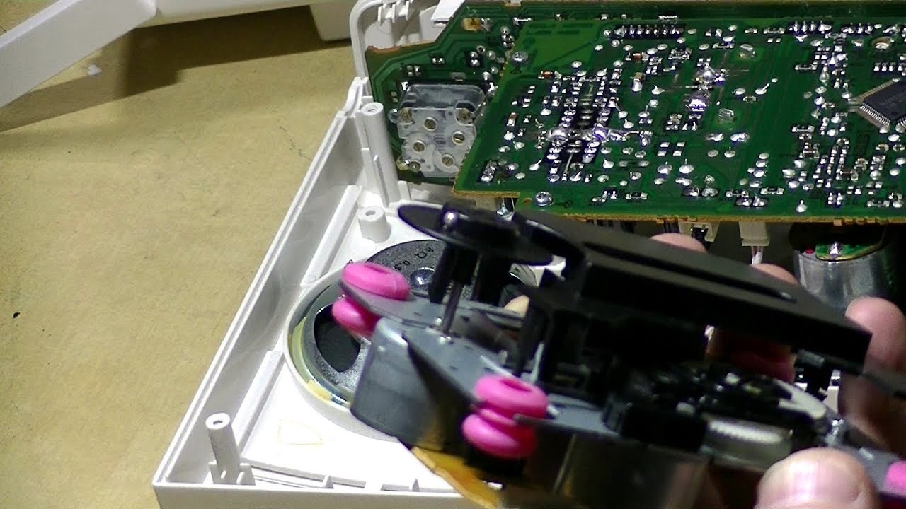 オーム電機 CDプレーヤー RCD-R50Zの修理とピックアップの交換 - YouTube