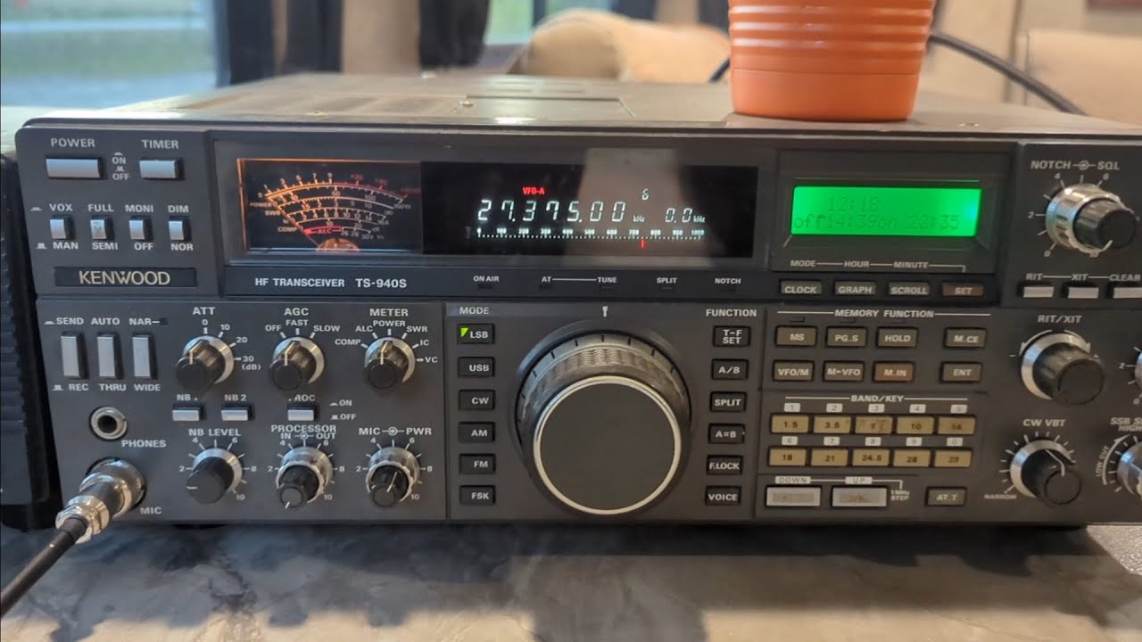 KENWOOD TS-940S Is Modded For 11 Meters!! - YouTube