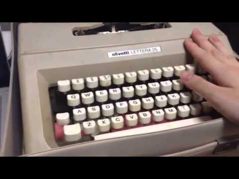タイプライター「olivetti LETTERA 25」がやってきた - YouTube