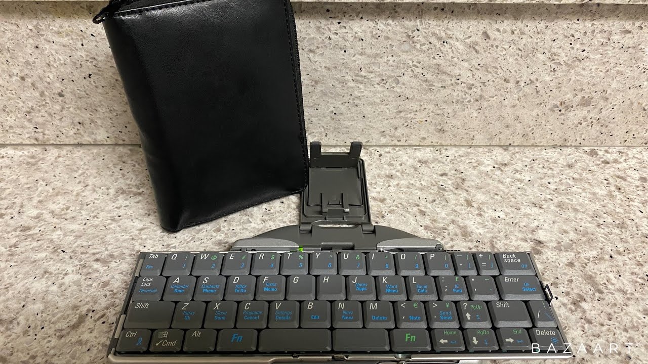 Think Outside Pocket Keyboard XTBT01 Review - YouTube