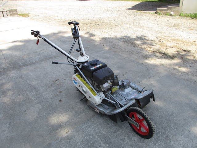 オーレック 自走式草刈機 WM606B ウイングモア ホイール型 バーナイフ