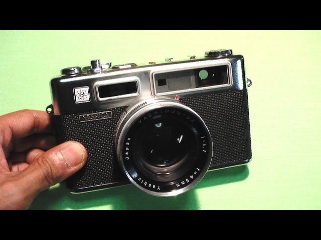 How to use the Yashica Electro 35, the first 1960s rangefinder