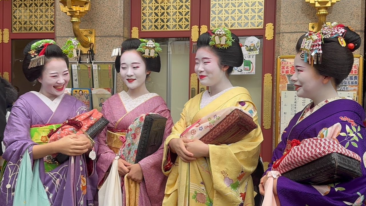 2025年12月2日南座総見 可愛い祇園甲部の舞妓さん芸妓さん👘 - YouTube