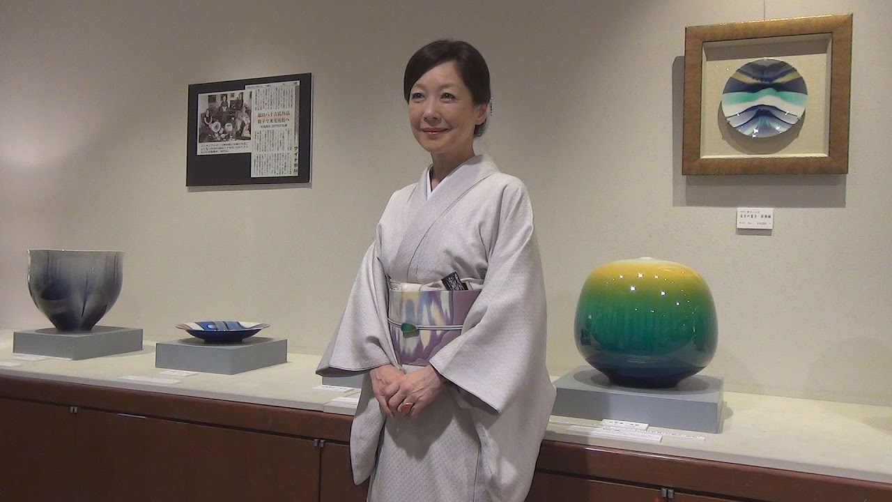 四代徳田八十吉さんの作陶展が開幕 - YouTube