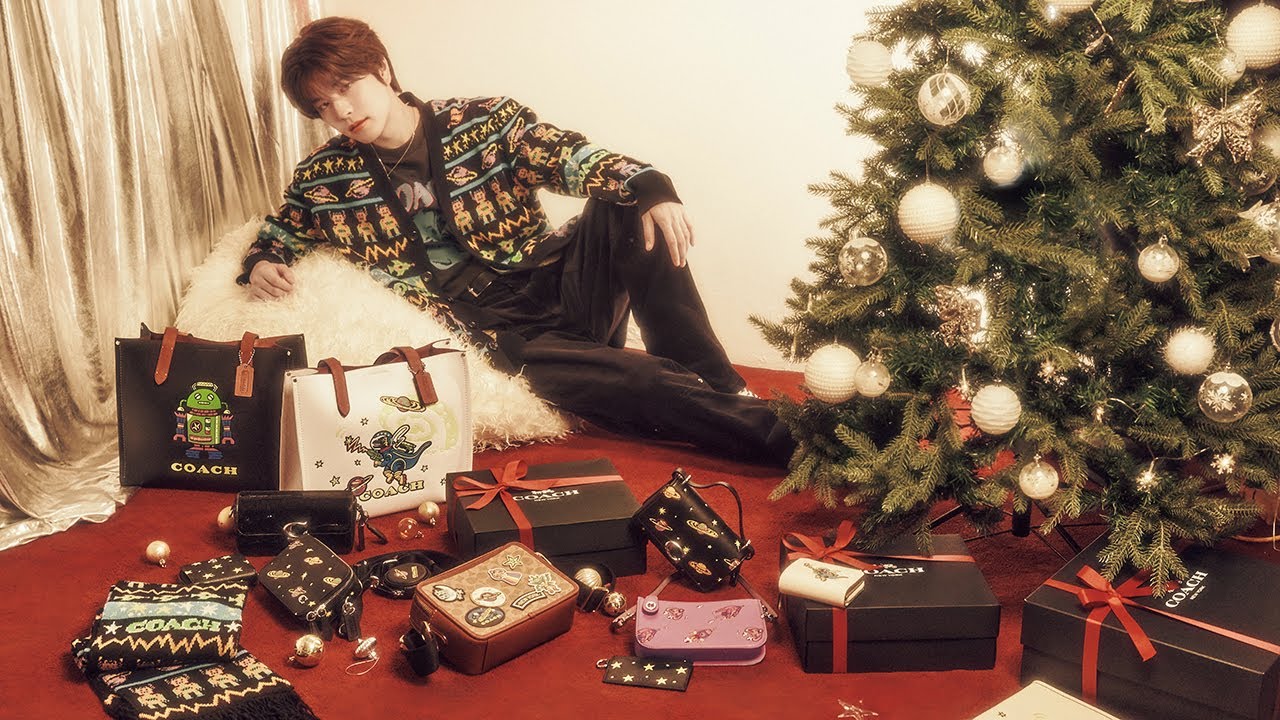 Stray Kids Seungminが贈るCOACHと過ごすハッピーホリデー - NYLON JAPAN