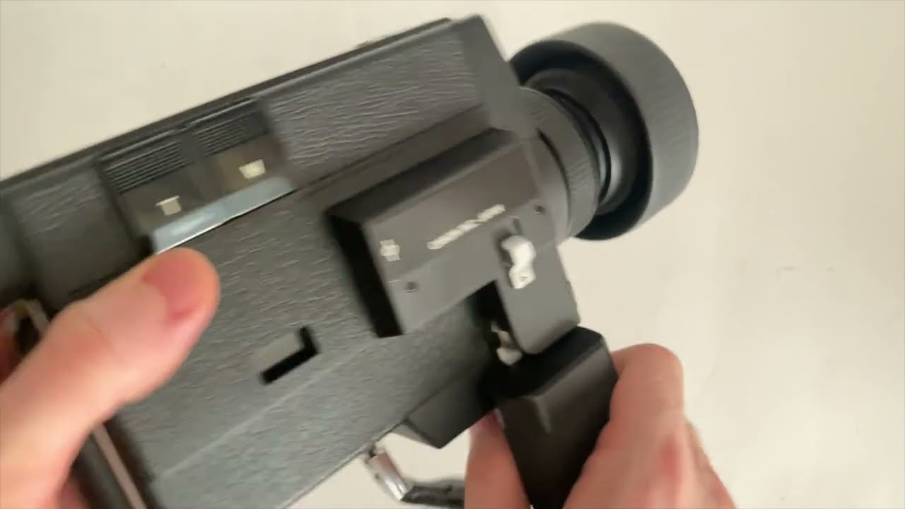 Check Canon Auto Zoom 512 XL Electronic Super 8 Film Camera for