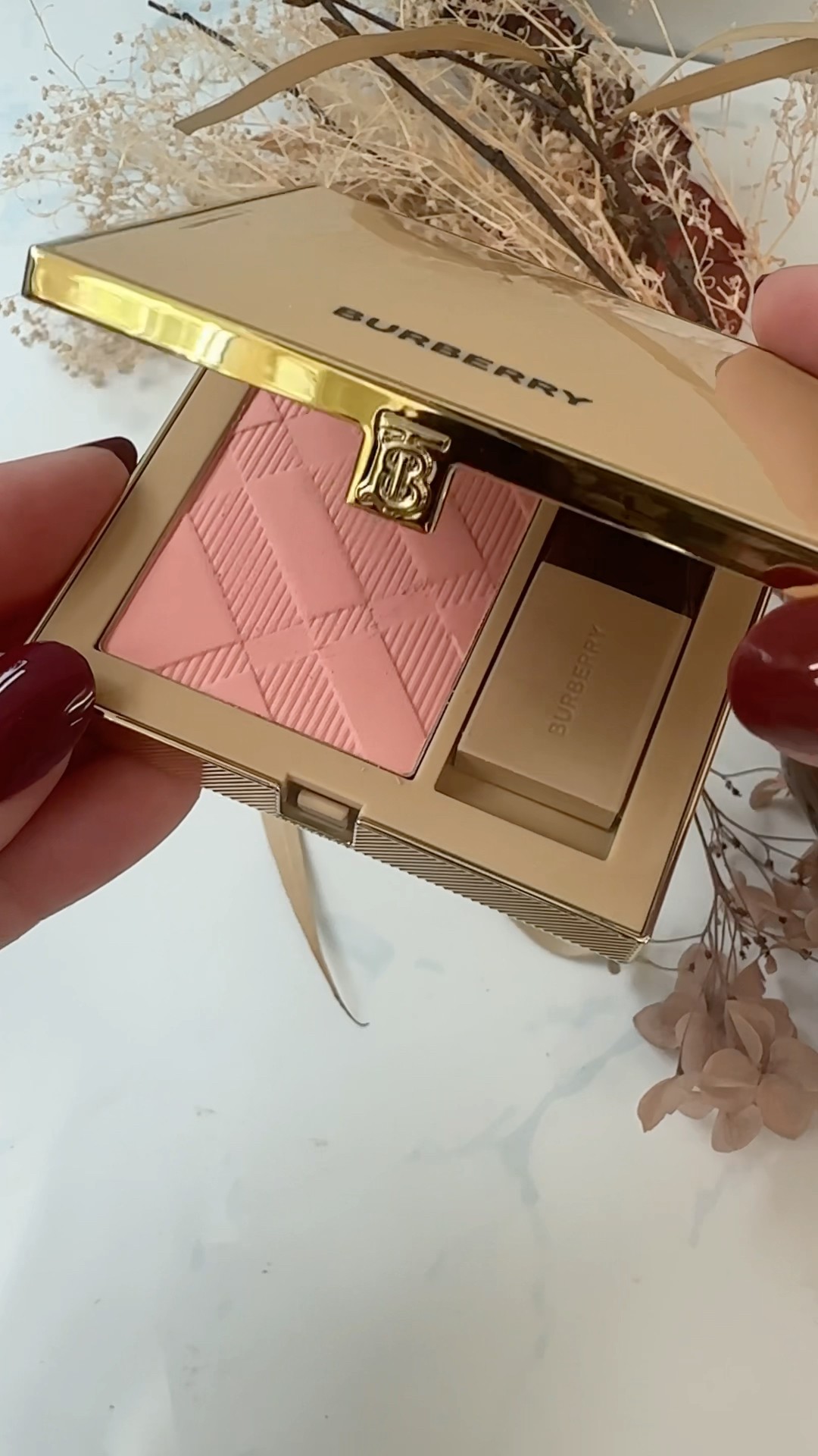 BURBERRY Outdoor Blush in pink heather - YouTube