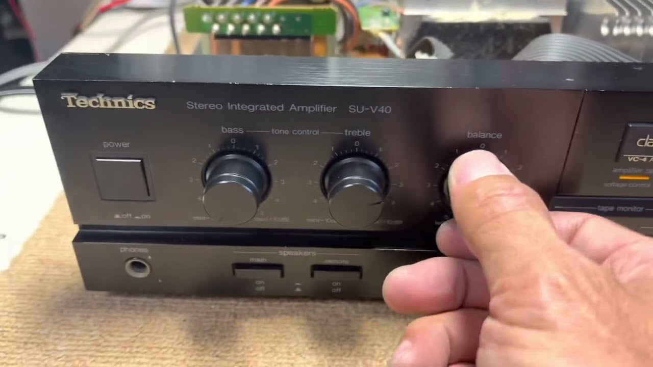 Technics SU-V40 - YouTube