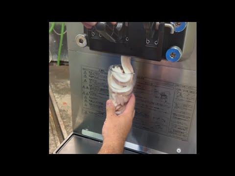 日世製のダブルソフトクリームフリーザーを試運転をしてみた！ CI