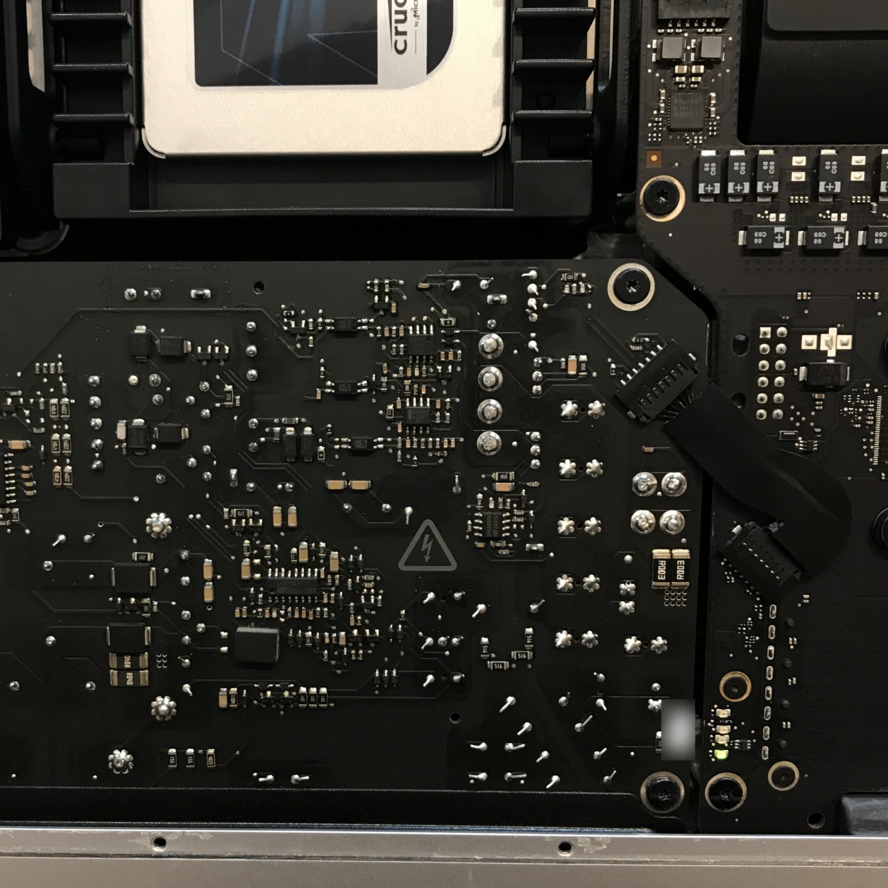 iMac (Retina 5K, 27-inch, Late 2015) 電源入らない 電源ユニット不良