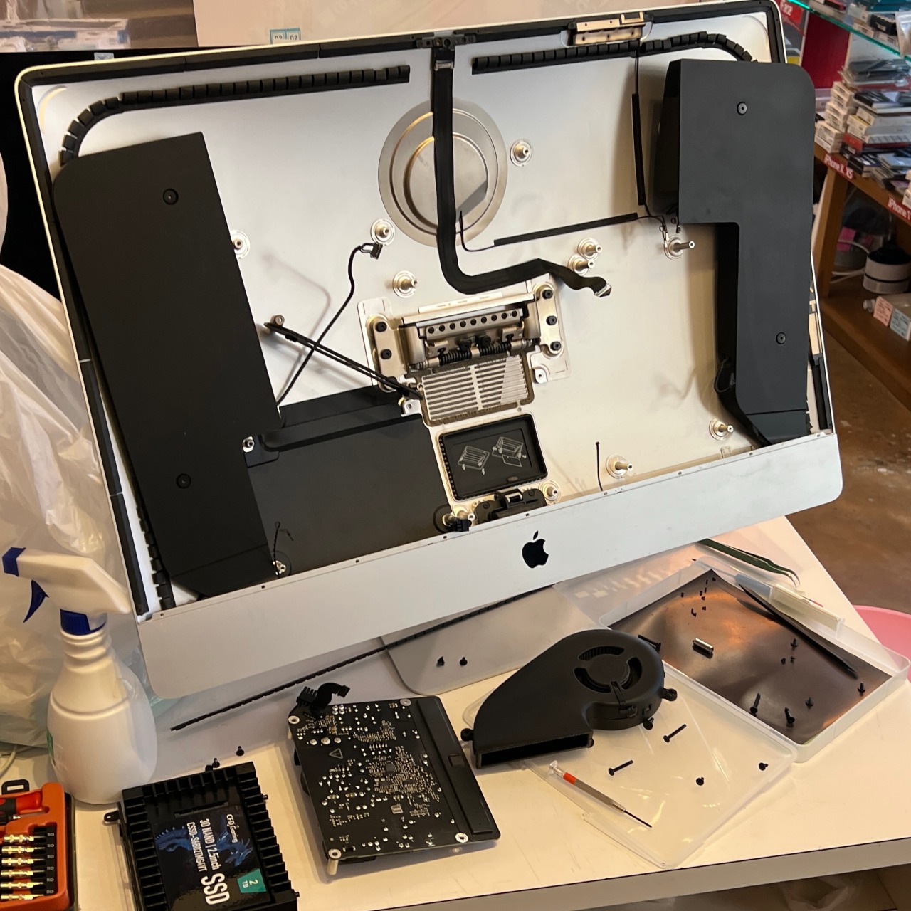 iMac (Retina 5K, 27-inch, 2017) SSDに載せ替えをしたが動作が