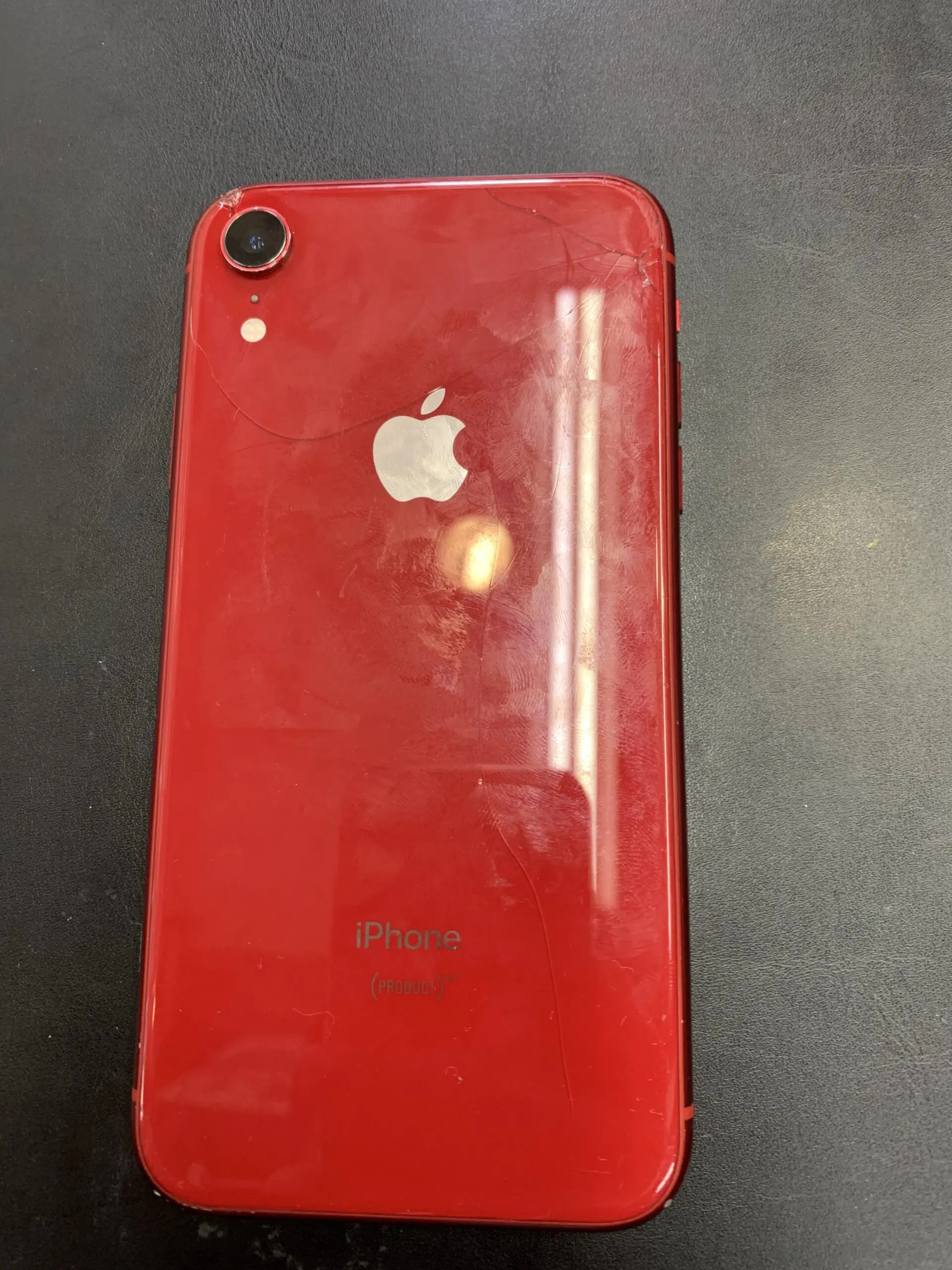 iPhone背面割れ修理もお任せください！【練馬店】 - 最長1年保証