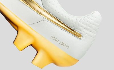 全世界3000足限定 9月3日発売予定（直）Nike Tiempo Legend 'Touch of