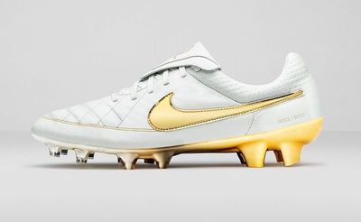 全世界3000足限定 9月3日発売予定（直）Nike Tiempo Legend 'Touch of