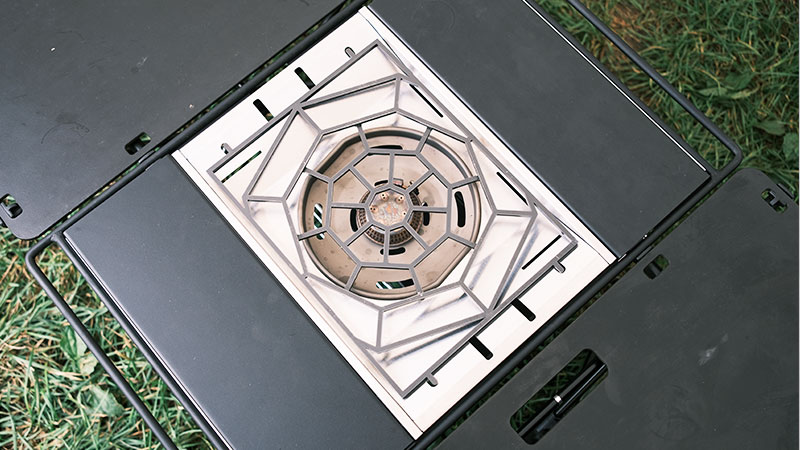 フラットバーナーでたこ焼き・マルチグリドルが使いやすくなる五徳を紹介！