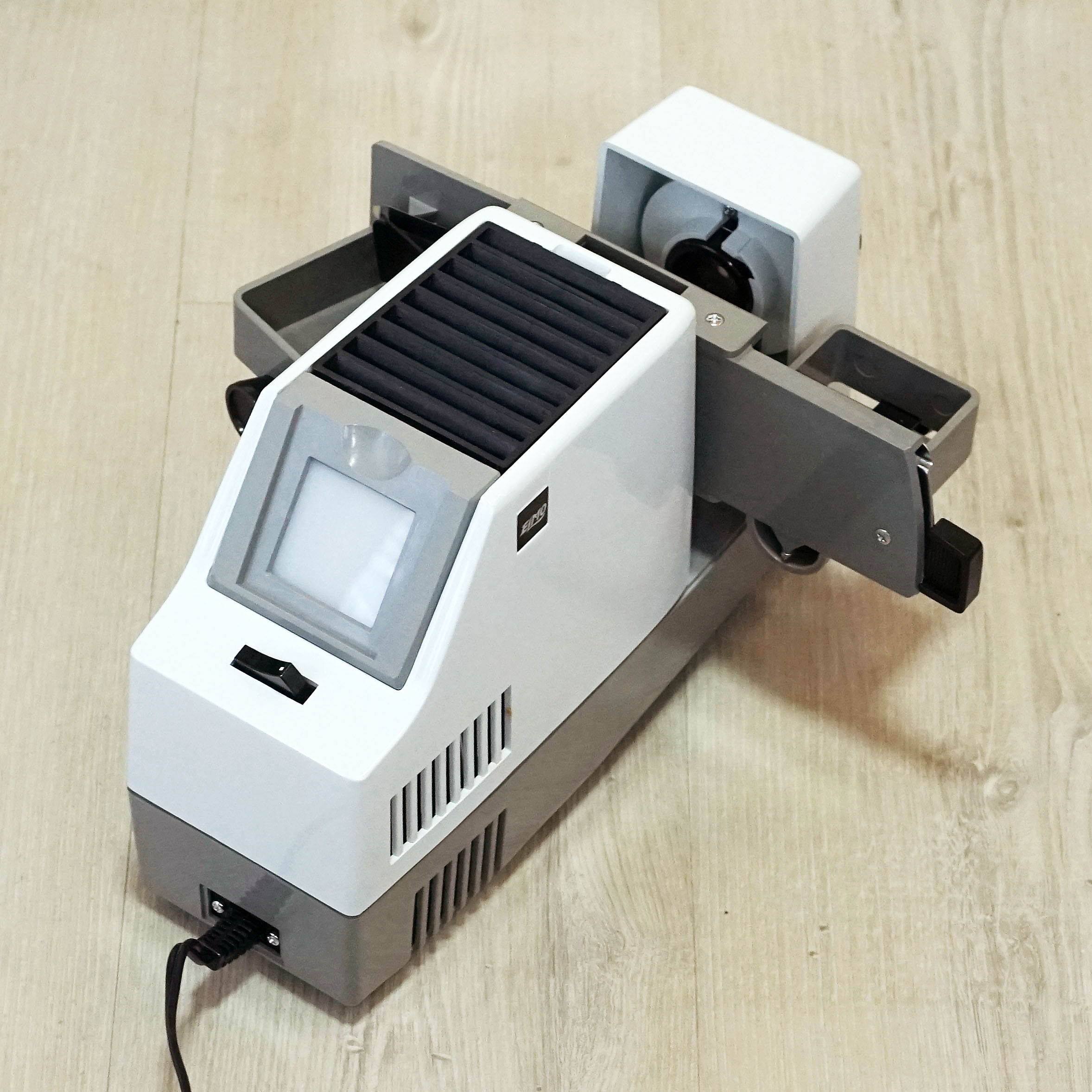 売り切れ ELMO SLIDE PROJECTOR S-300（中古 スライド プロジェクター