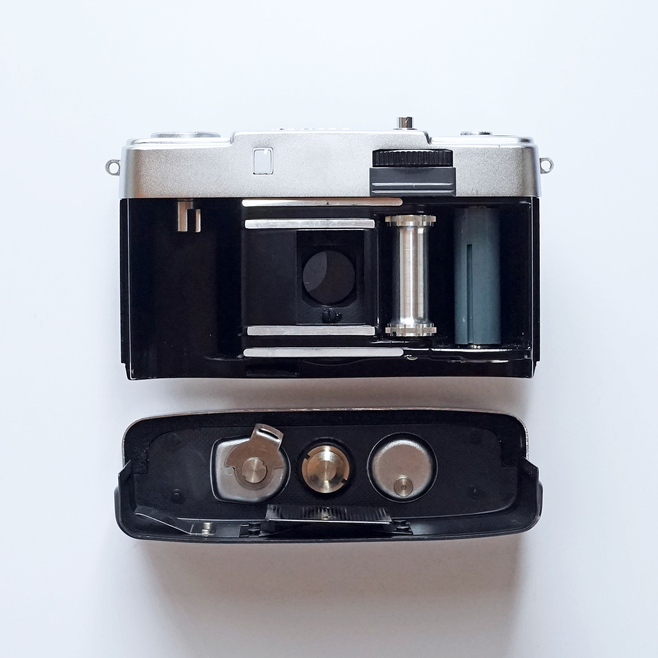 売り切れ OLYMPUS PEN-EE S（中古 フィルムカメラ 35mm ハーフサイズ