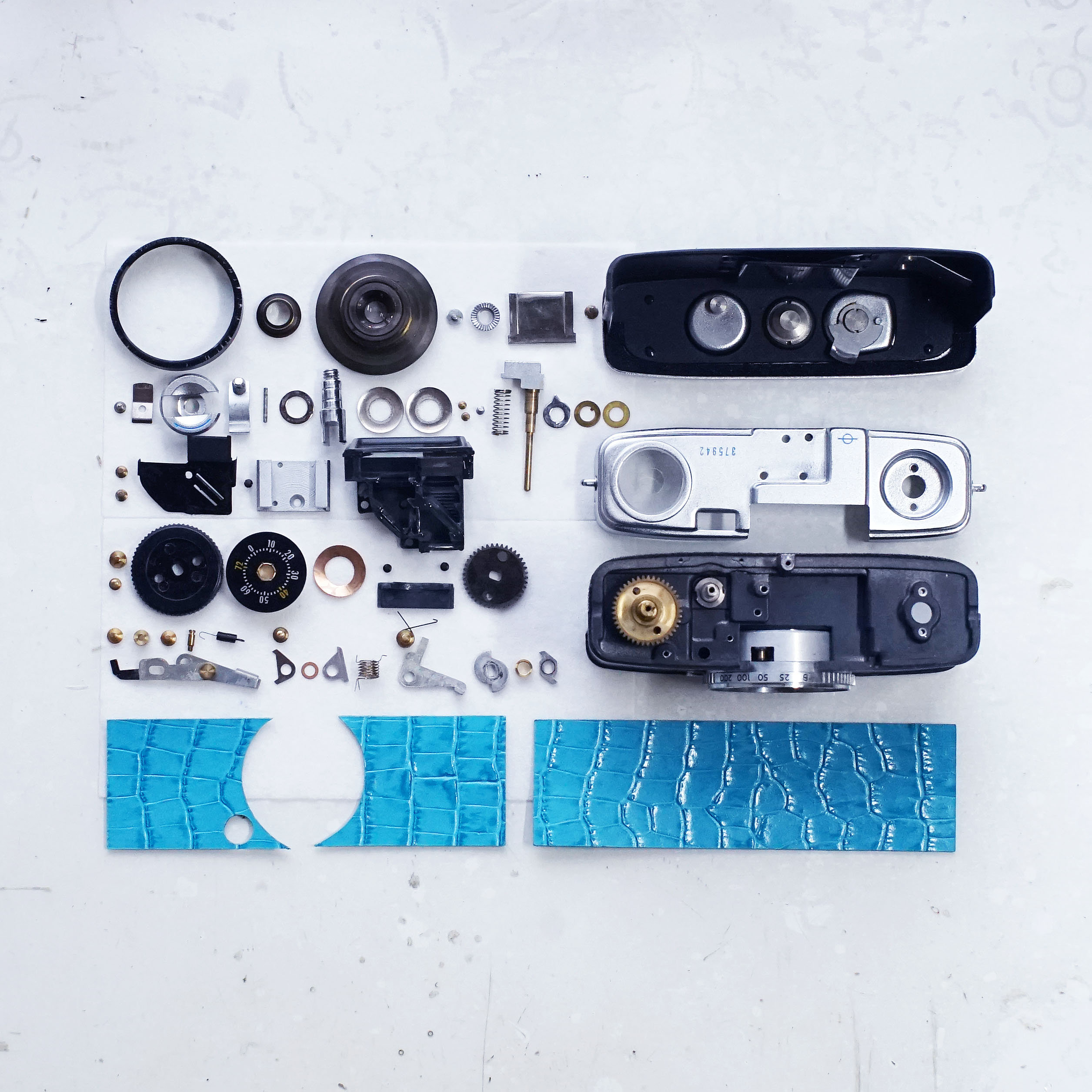 限定カラーカメラ OLYMPUS 初代PEN ¥14,800（中古 35mmフィルム ハーフ