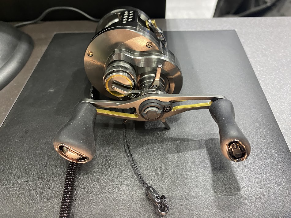 シマノ2023年新製品】より低弾道でカバーの奥を撃ち抜ける「23