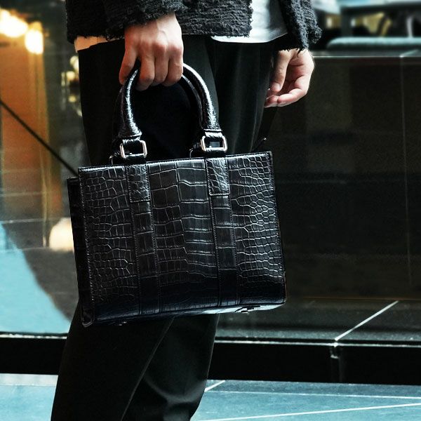 極上のクロコダイルバッグ13選。一生モノに相応しい「本物」を厳選して