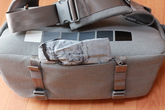 incase Ari Marcopoulosのカメラバッグをレビュー | 芋づるハピネス