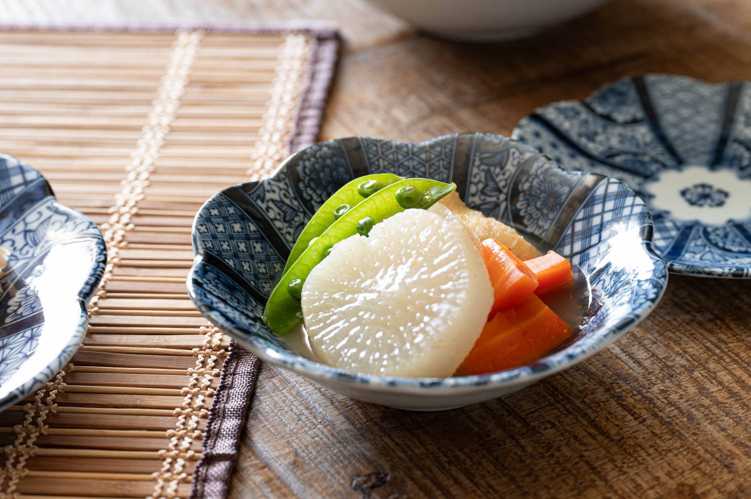 藍京花 16.8cm浅鉢[定番] - 業務用食器販売用食器 卸売のやまに