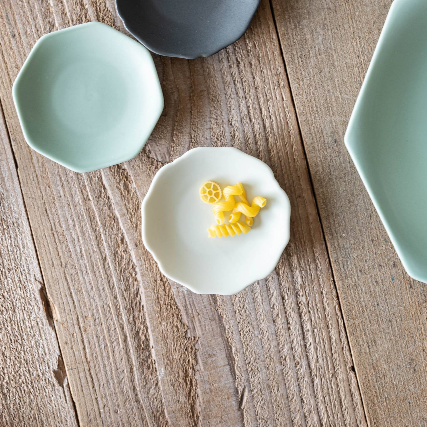 小田陶器 meimei-ware(メイメイ-ウェア) 10cm小皿(豆皿) 稜花 青白