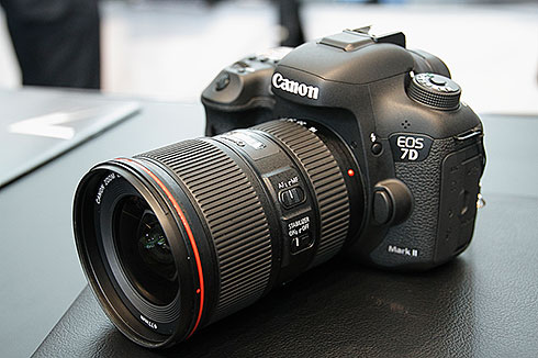 キヤノン、APS-Cフラッグシップ「EOS 7D Mark II」を10月30日に発売