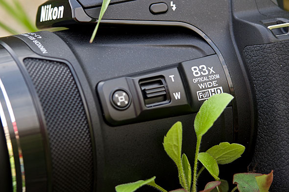 2000ミリ相当まで突き抜けた光学83倍ズームが笑うほど面白い
