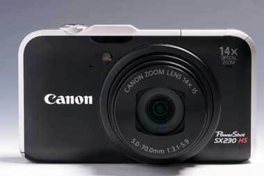 旅行用高倍率ズーム機の本命かも キヤノン「Powershot SX230 HS」（1/4