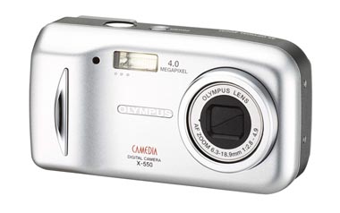 使いやすさ”にこだわった400万＋3倍ズーム機「CAMEDIA X-550