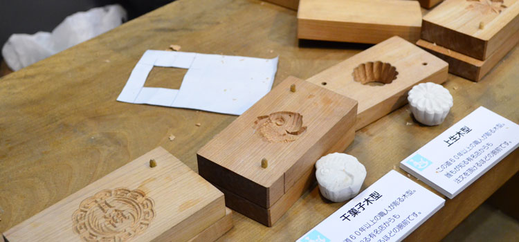 和菓子木型まとめ売り 楽天市場】KUNNKENN 和菓子道具・お菓子木型 木製 菓子型 3種類の木彫