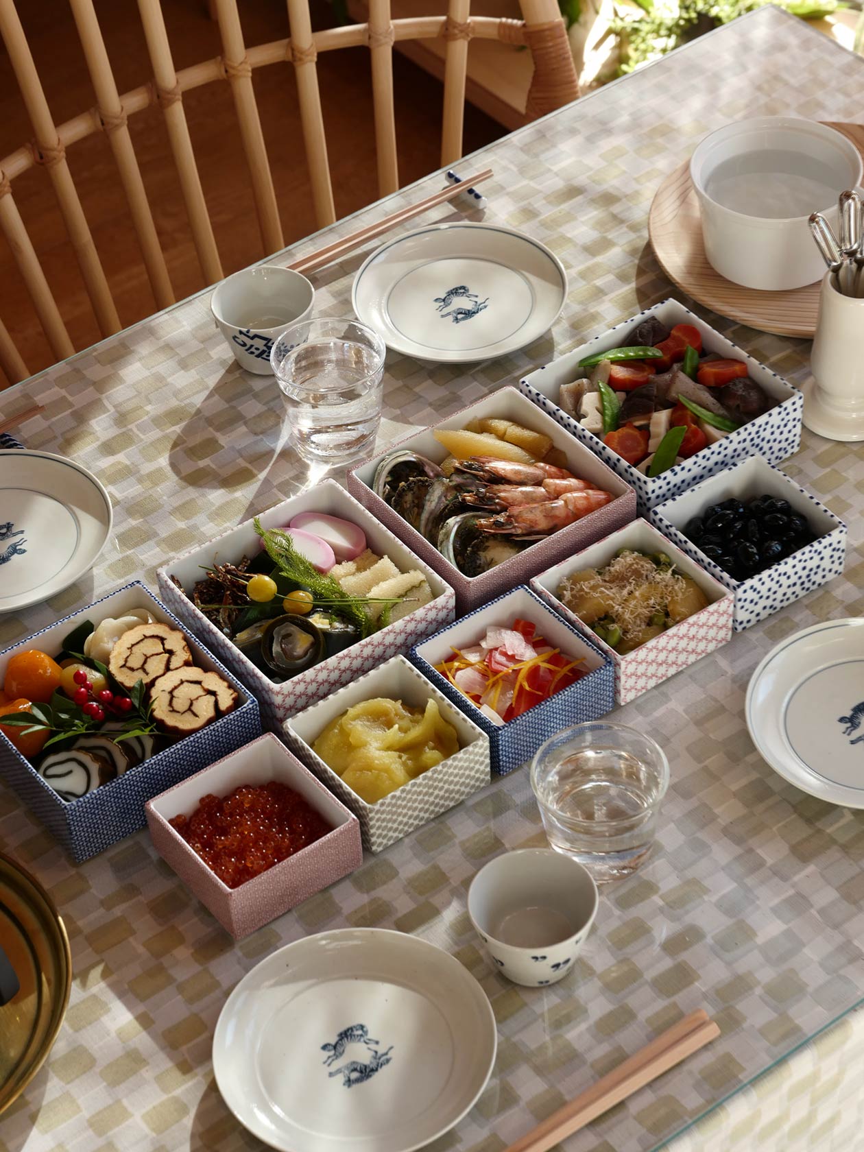 scopeTIME&STYLE 重箱　小サイズ3段 TIME & STYLE 重箱｜小振りな磁器で日常も晴れの日も