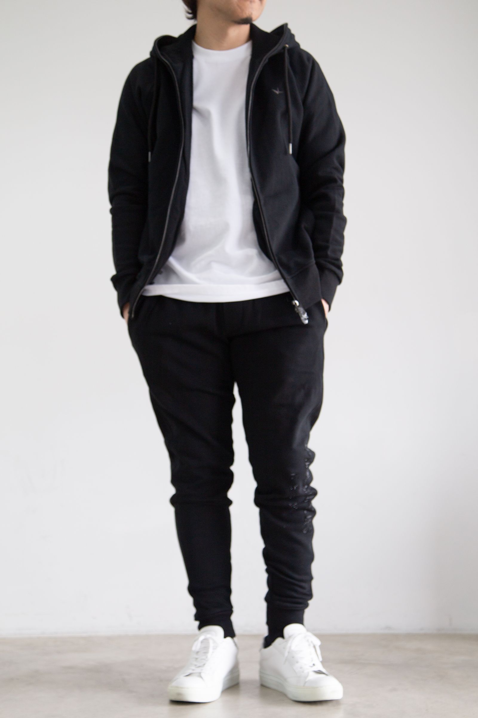 1PIU1UGUALE3 RELAX - 【セットアップ】ラインストーンロゴフーディー