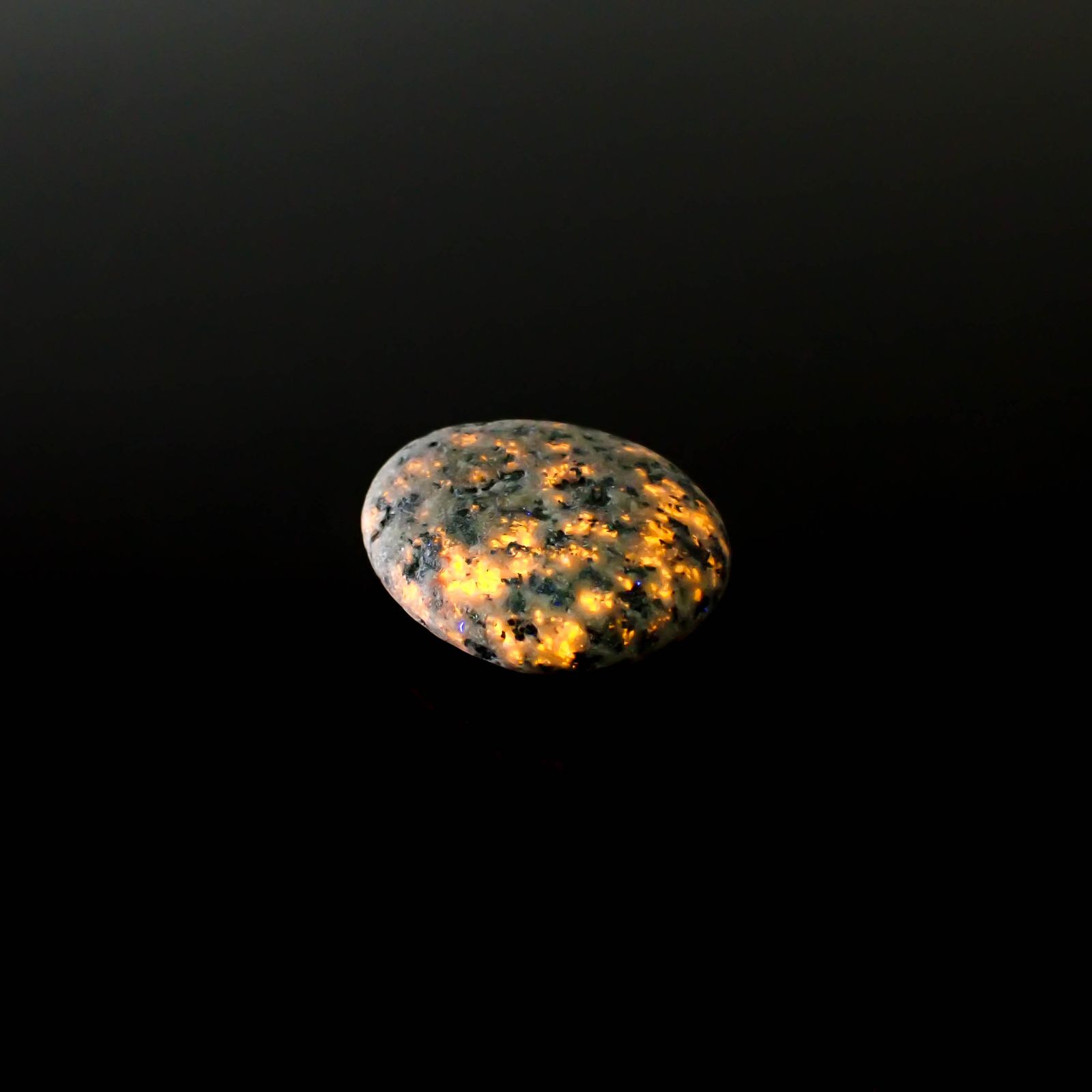 ユーパーライト 原石 （ギャランティカード付） 発見地：アメリカ