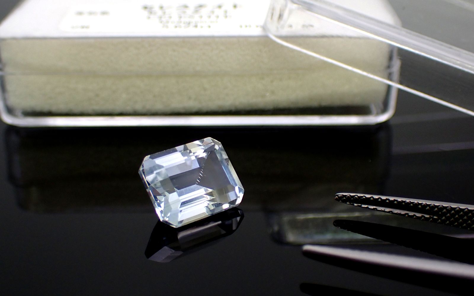 空の色の石セレスタイトとは？特徴から魅力まで専門家が徹底解説 | TOP