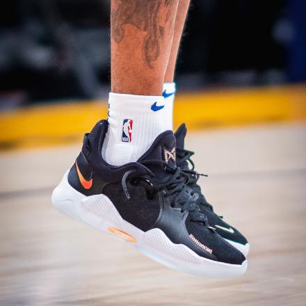 国内販売中/1月16日発売予定】ナイキ PG5 EP ブラック/ホワイト