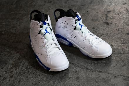 国内8月30日発売予定】 ナイキ エアジョーダン6 レトロ ホワイト