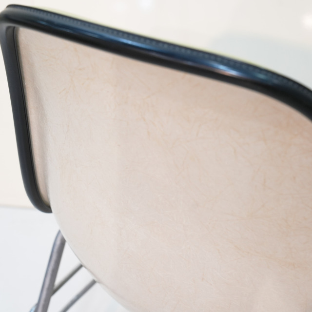 ハーマンミラー】ヴィンテージ イームズサイドシェルDSS モダン