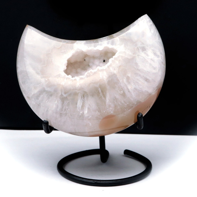 メノウ 月型 台付き 置き物 ブラジル産 アゲート 197g 瑪瑙 水晶