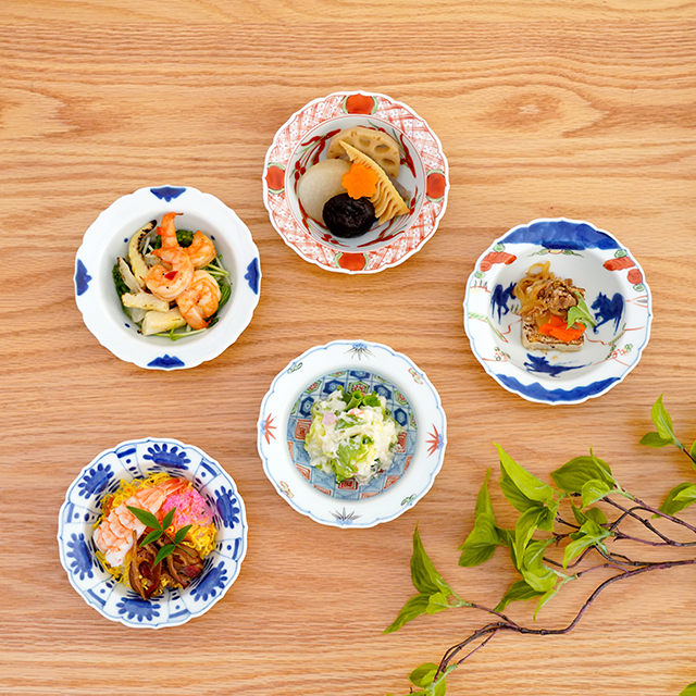 有田焼 福珠窯 「13cm輪花小鉢（5柄）」上品なフォルムと古典的な絵柄