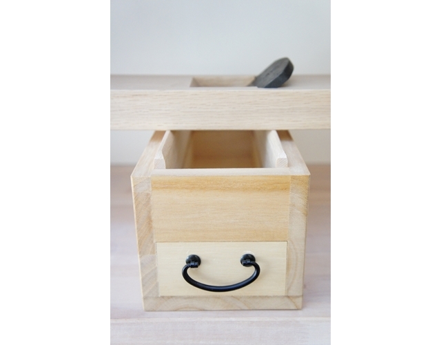 鰹節削り器 桐製・大 「かつお節とだし素材の池田屋」