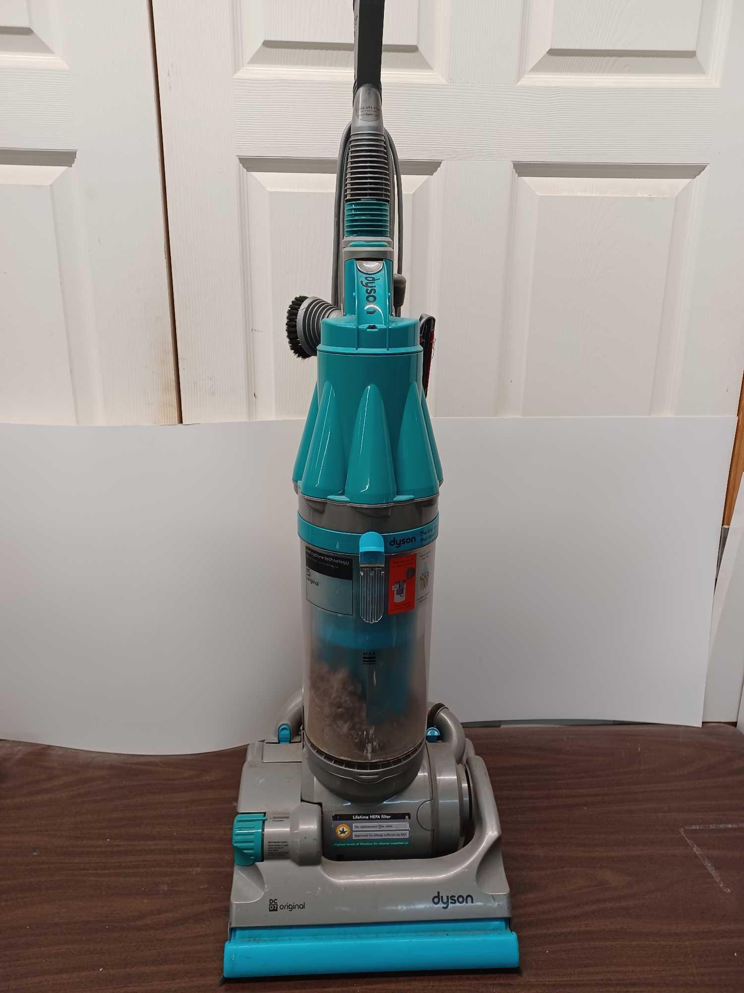 Dyson ダイソン DC07 ショップ Vacuum Cleaner Used/美品 Dyson