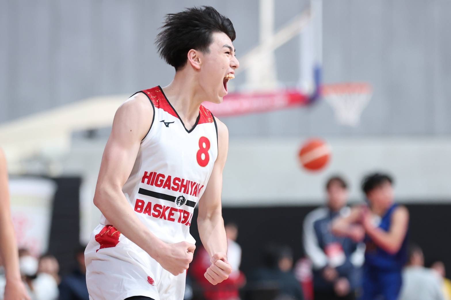 東山が中部大第一との接戦に勝利、中村が3Pシュート6本と爆発