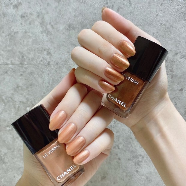CHANEL】5月21日発売！太陽の下で輝くシャネルの新作夏ネイル | 集英社