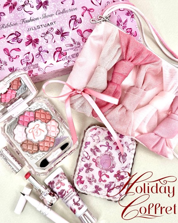 ジルスチュアートの10月発売コフレをスウォッチ！ リボンがテーマの