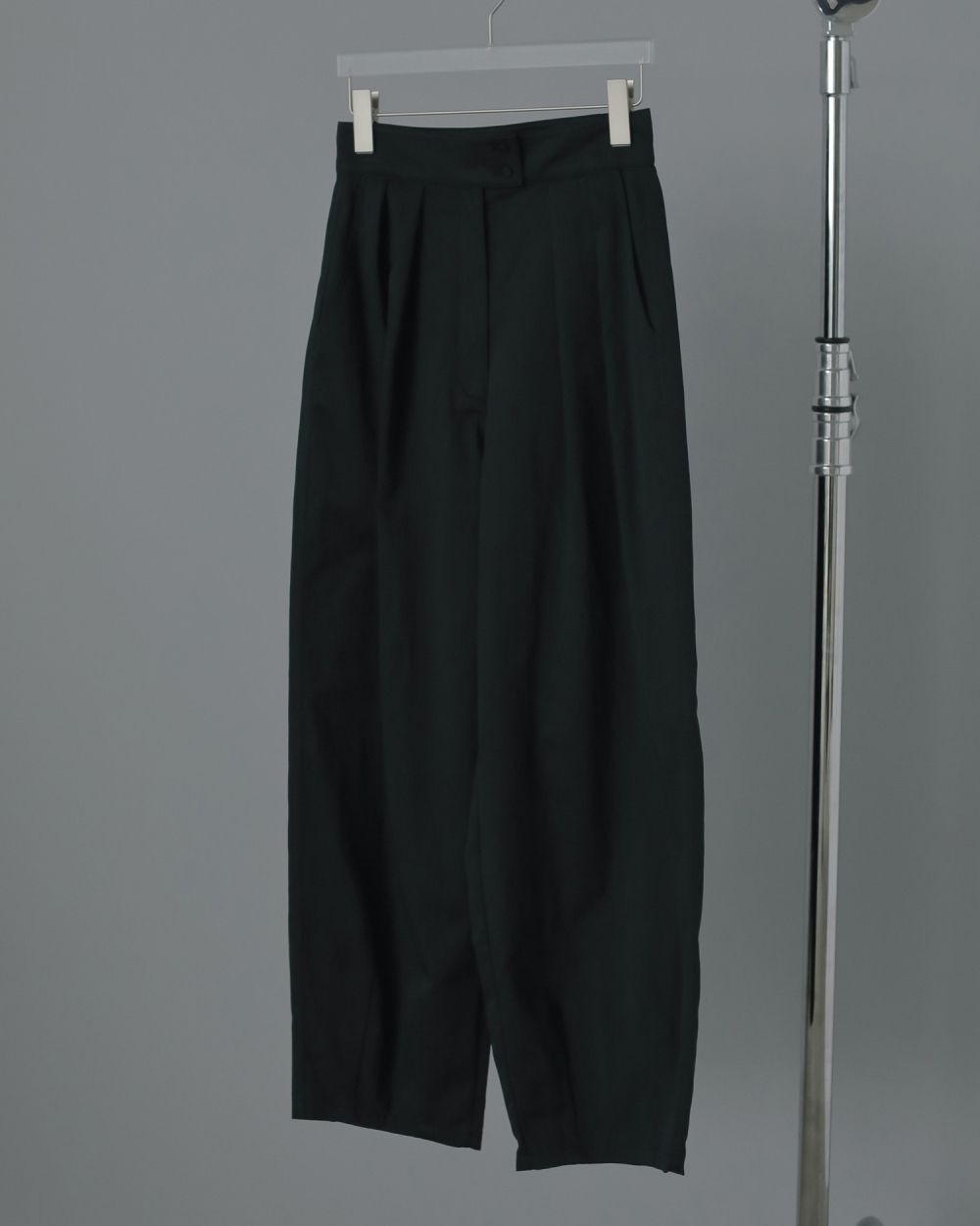 ànuke online store（アンヌーク） / Twill Cocoon PantsTwill Cocoon