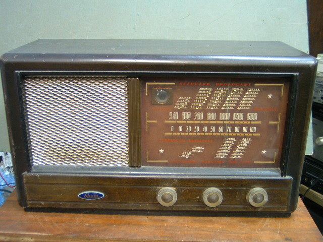 昭和レトロ＊希少；シャープ真空管ラジオ（スーパーヘテロダイン受信機